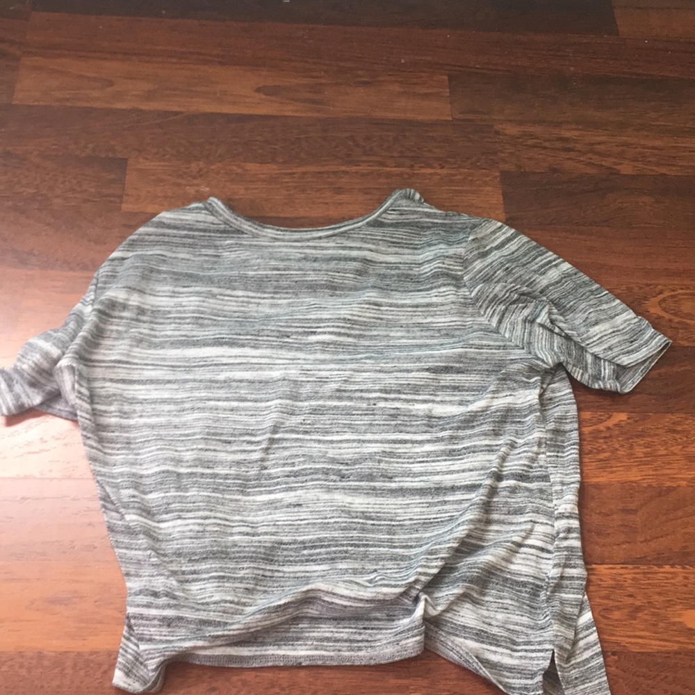 Cropped Grey Shirt With White Stripes